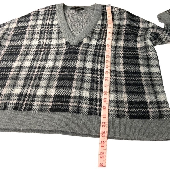 Banana REPUBLIC Wool Blend with Mohair Boxy Oversize Check Vee Neck Sweater XS - Picture 7 of 10